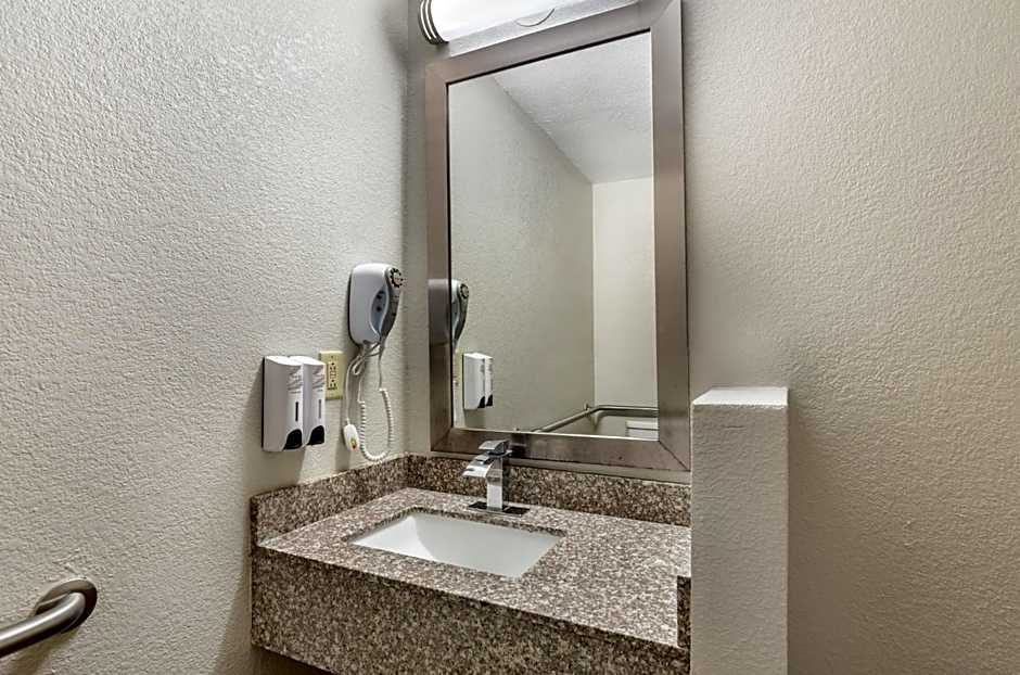 Red Roof Inn Staunton