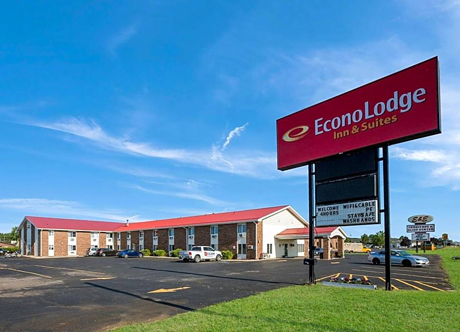 Econo Lodge Inn & Suites Escanaba North