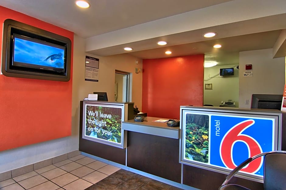 Motel 6 Woodland, CA - Sacramento Airport