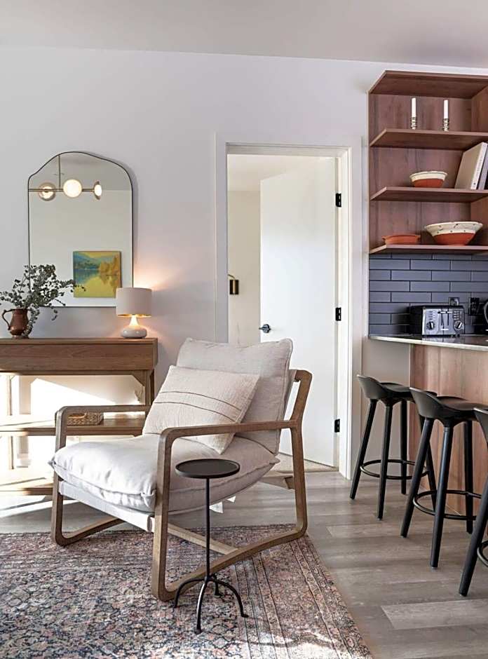 Snowed Inn - Stunning 3 Bedroom Condo