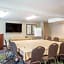 Holiday Inn Express & Suites Albany Airport - Wolf Road By IHG