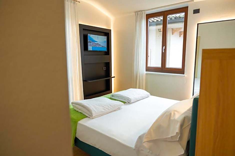 Hotel Lago Di Garda