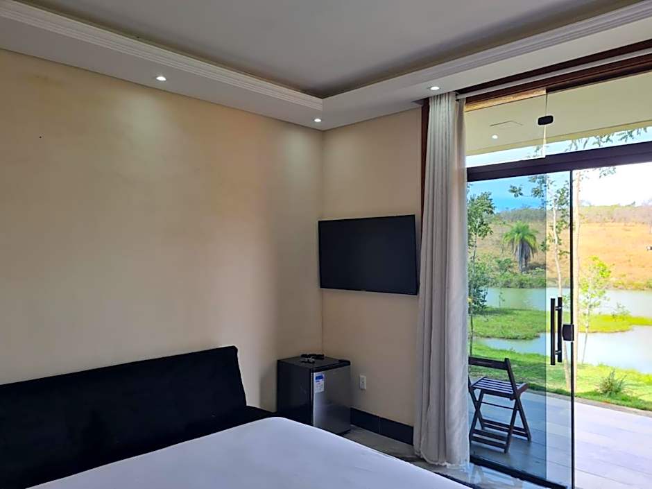 Chalé defronte Lagoa na Serra do Cipó próximo a Cachoeira Grande, Cachoeira do Pedrão e Cachoeira Véu da Noiva