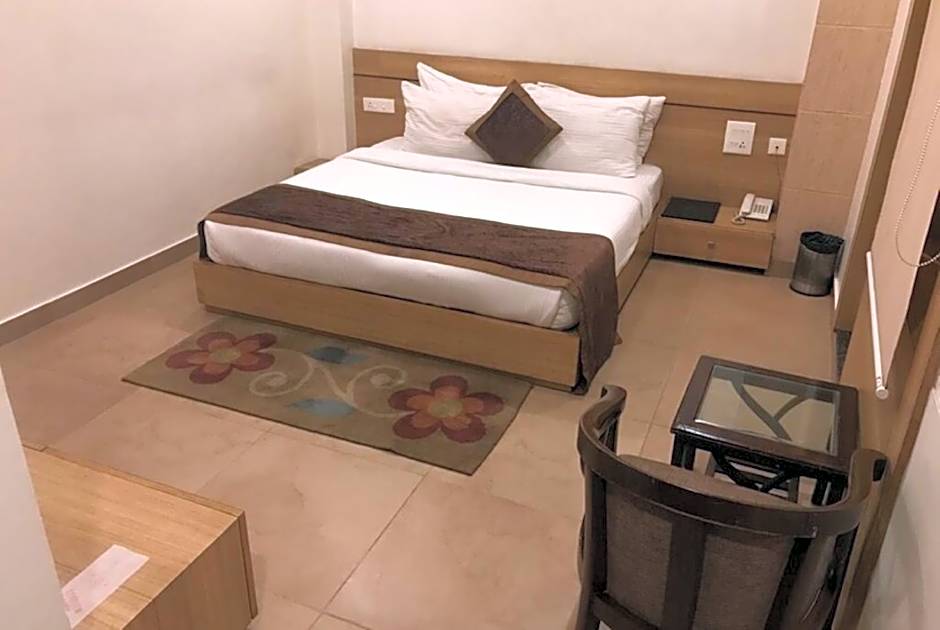 Goroomgo City Square Hisar