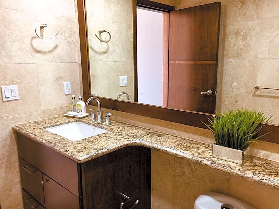 La Jolla Excellence, Exclusive Front Beach!
