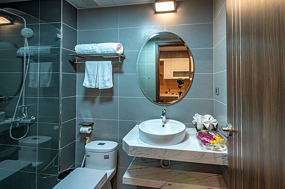 Zen Riverside Hotel n Residences