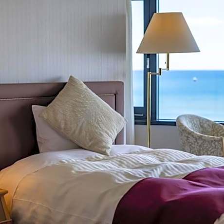 Semi Suite with Sea View - Smoking