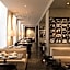 The Chicago Hotel Collection Ambassador Gold Coast