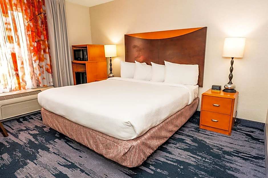 Photo 1 of 2 of 1 King Bed