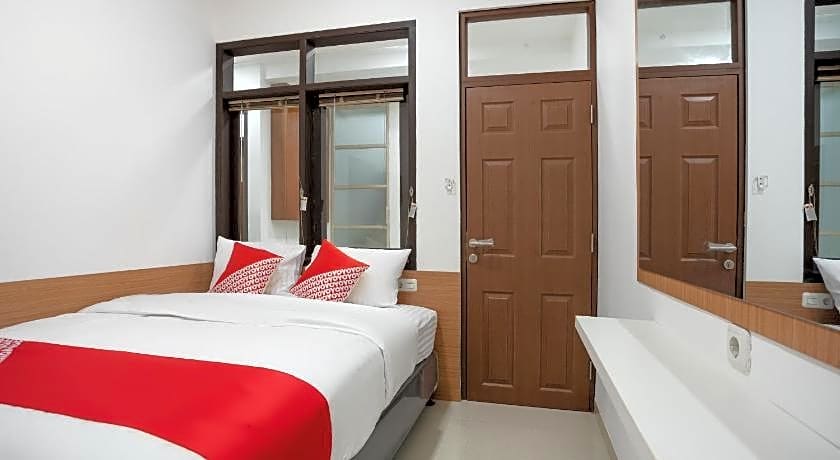 OYO 3209 Hegarbudhi Residence