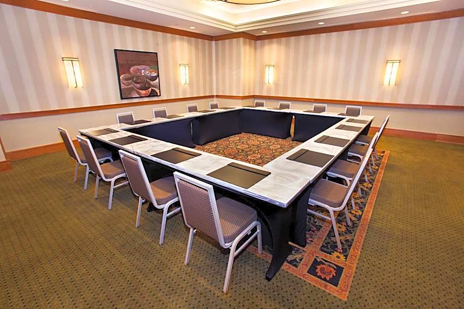 Hilton Suites Chicago Oak Brook