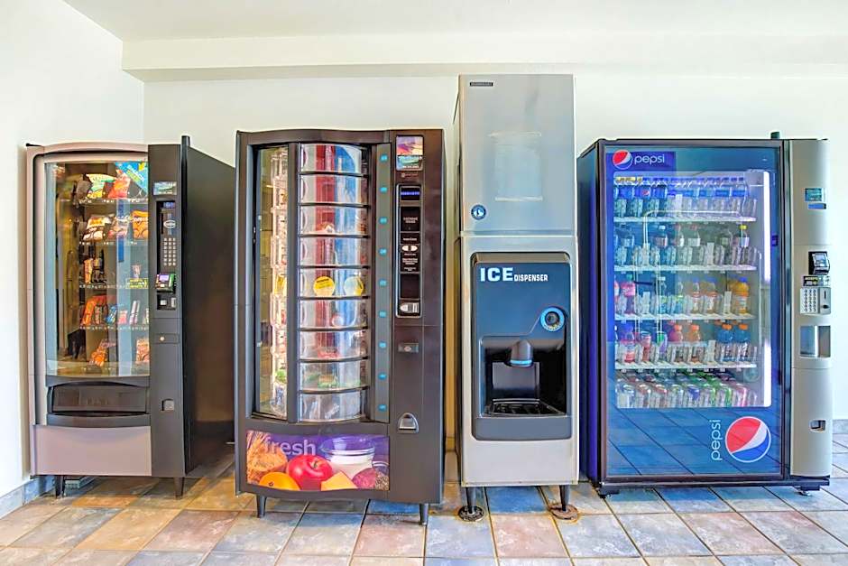 Motel 6-Grande Prairie, AB