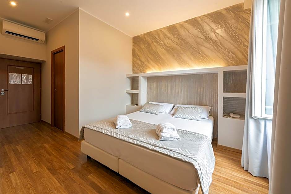 Top Floor Colosseo Guesthouse