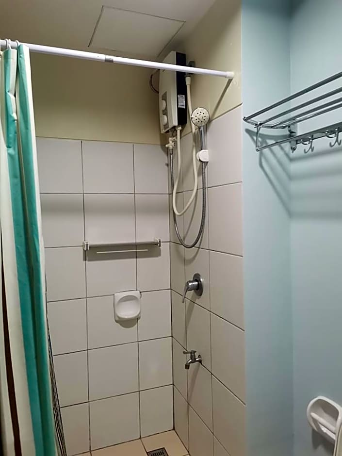 HORIZON 101 A6 beside Mango bar,Robinson mall,free pool,wifi,kitchen