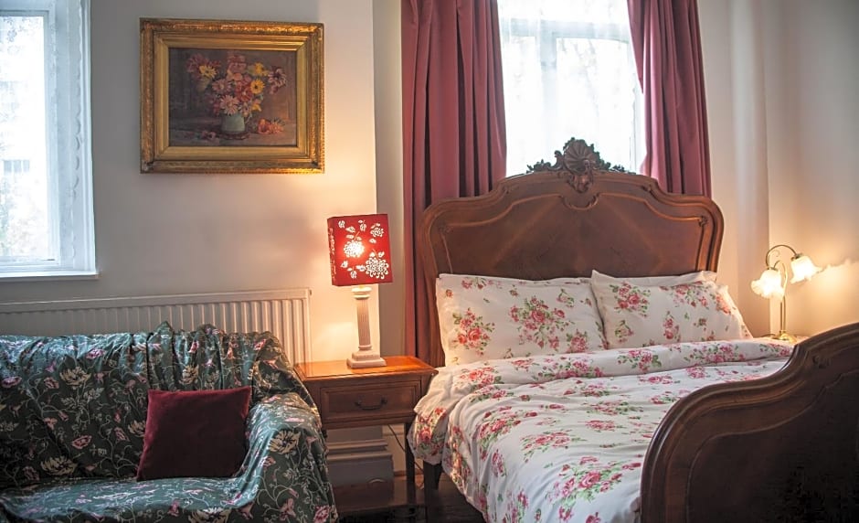 Dawson Place, Juliette's Bed and Breakfast