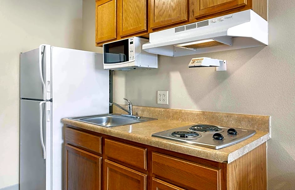 Extended Stay America Select Suites - Wichita - Airport