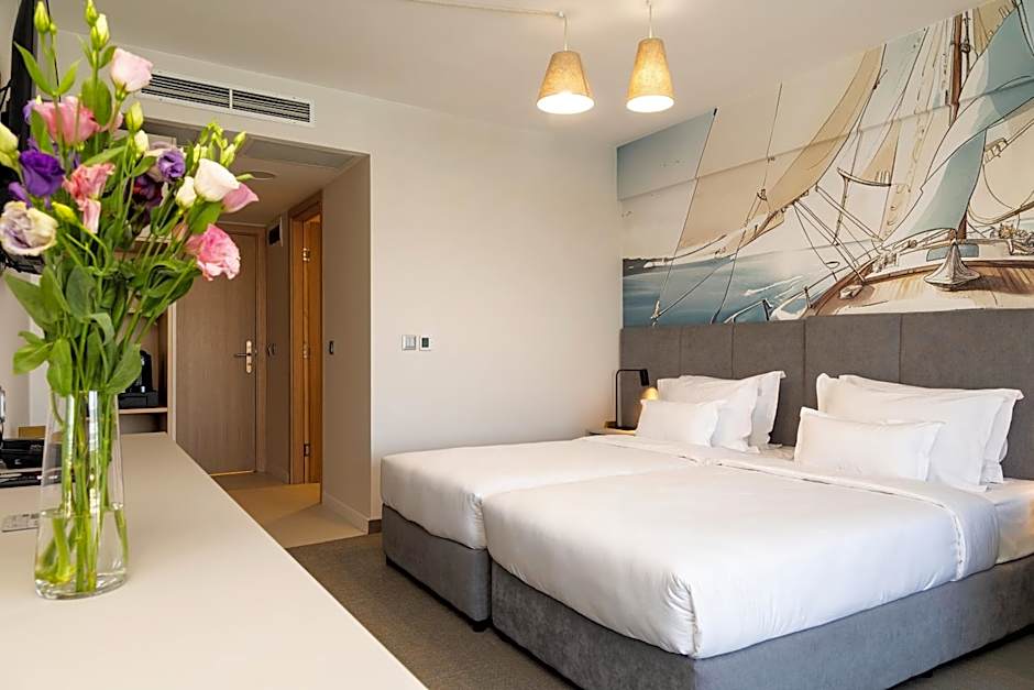 Hotel Antea - By The Sea