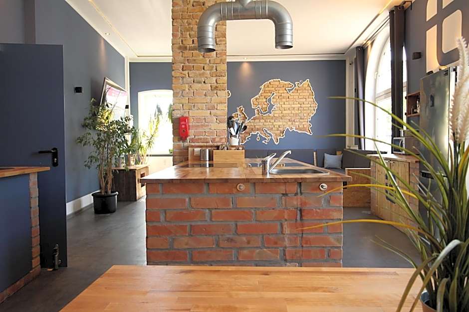 Blue Doors Hostel KTV