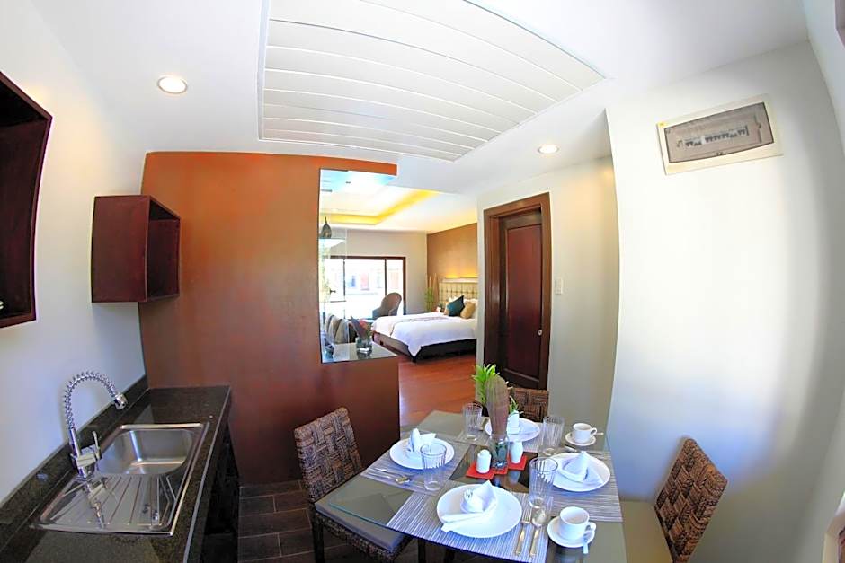 Photo 1 of 21 of Suite, Pool View