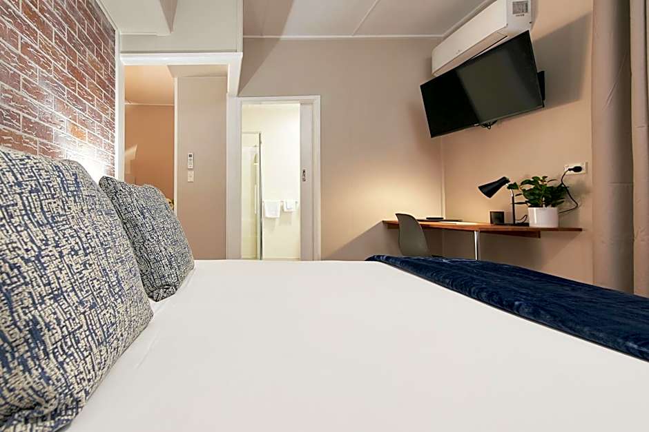 Ruthven Street Motor Inn