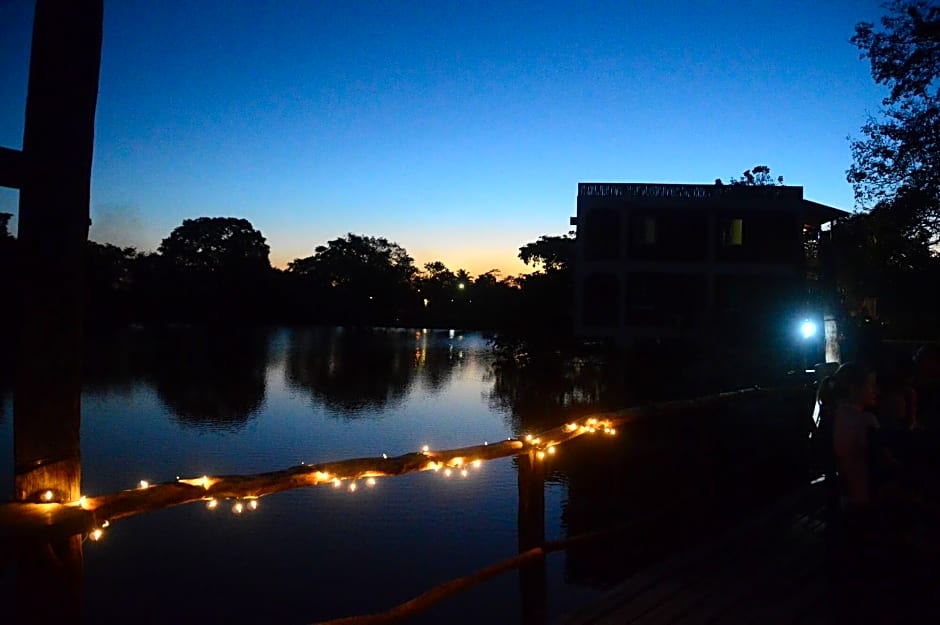 Lamanai Landings Hotel and Marina