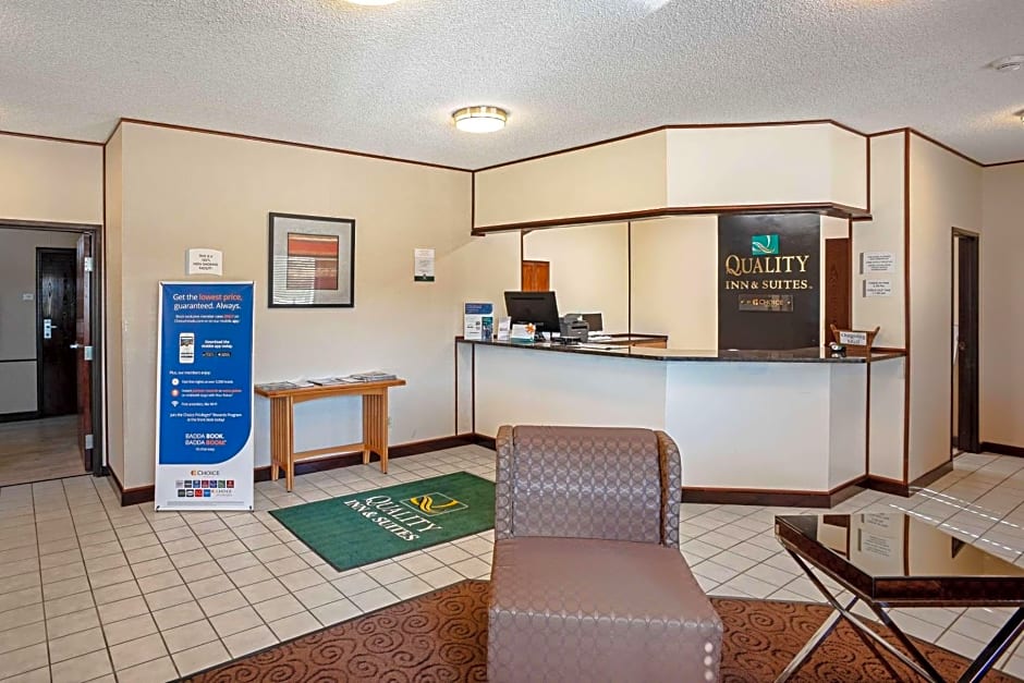 Quality Inn Galesburg near US Highway 34 and I-74