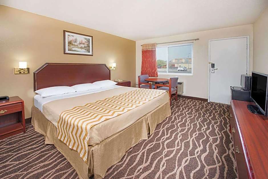 Travelodge by Wyndham Terre Haute