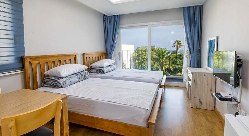 Jeju Bada Wi Olle Pension