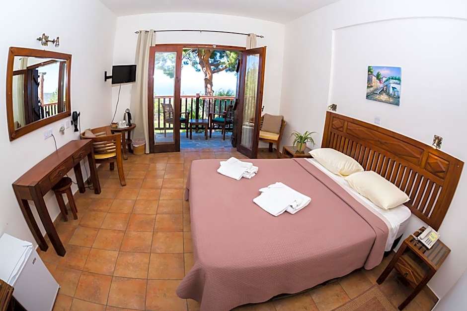 Demetriou Paradisos Hills Hotel