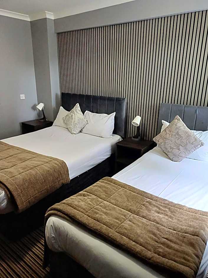 Kings Park Hotel