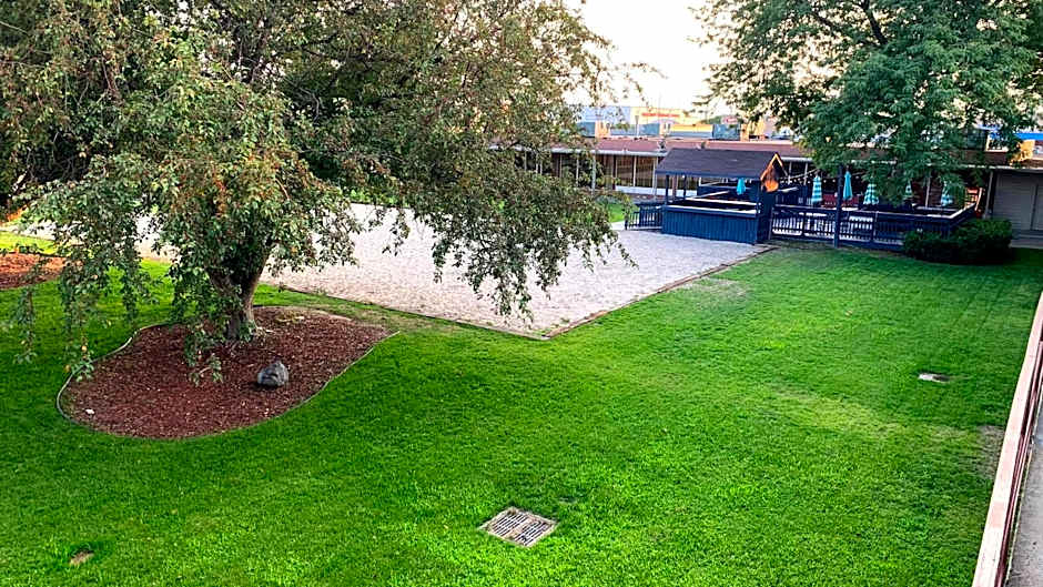 Norfolk Country Inn And Suites