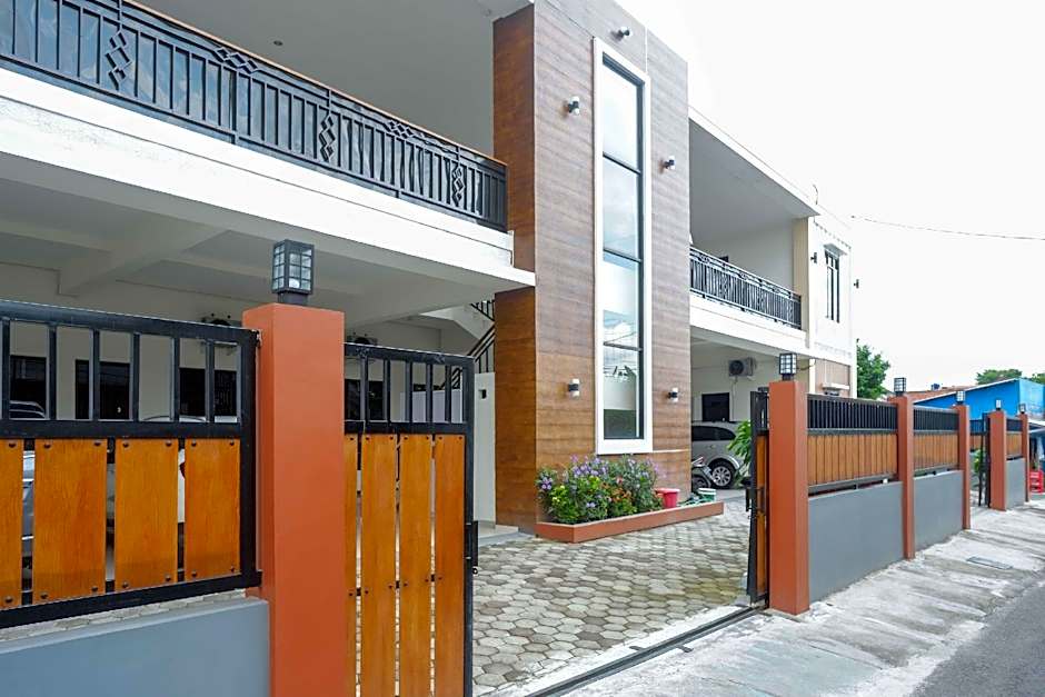 RedDoorz near Terminal Tirtonadi 2