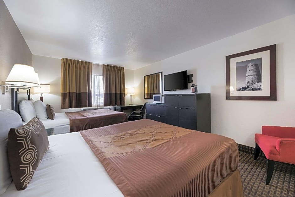 Econo Lodge Inn & Suites