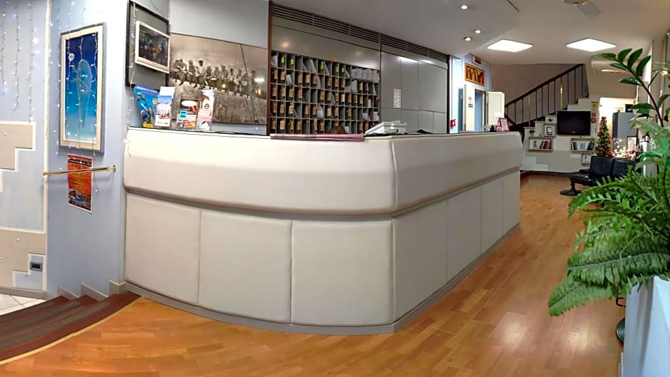 Giappone Inn Parking Hotel