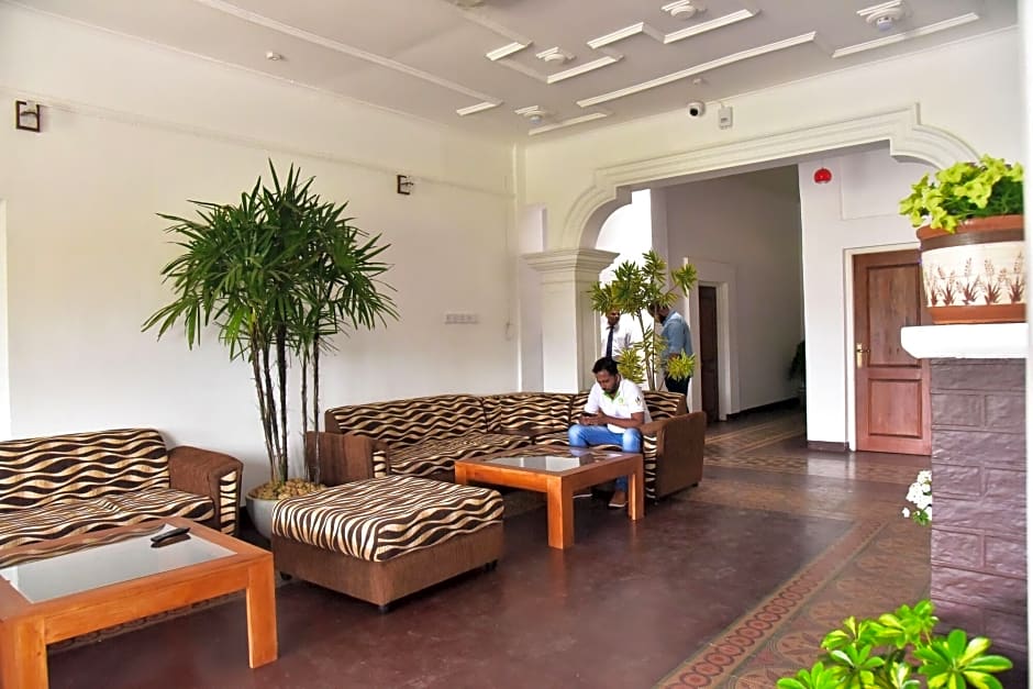 Grand Peak Tea Garden Hotel