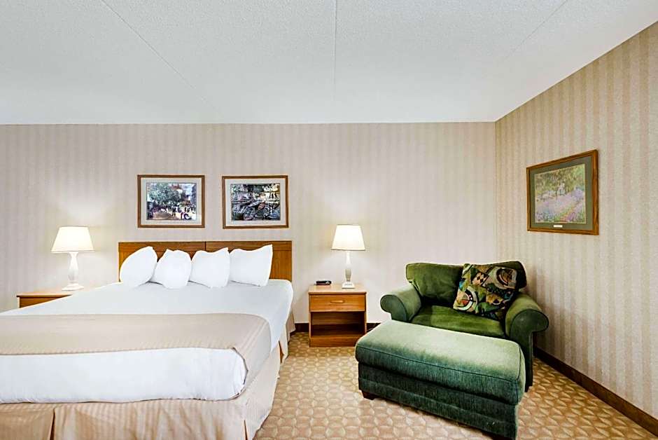 Ramada by Wyndham Watertown/Thousand Islands NY