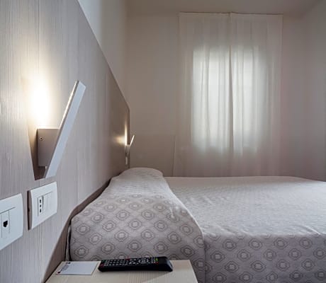 Large Double or Twin Room