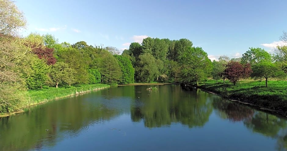 Glewstone Court Country House Hotel