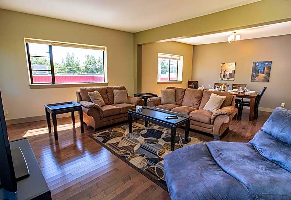 Selkirk Snug by Revelstoke Vacations