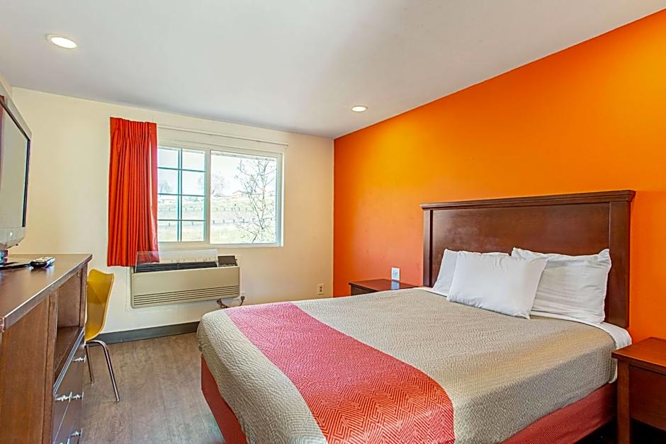 Motel 6 Pendleton, OR - West