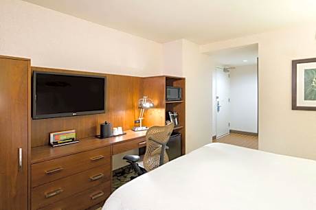 King Room with Roll-In Shower - Mobility and Hearing Access