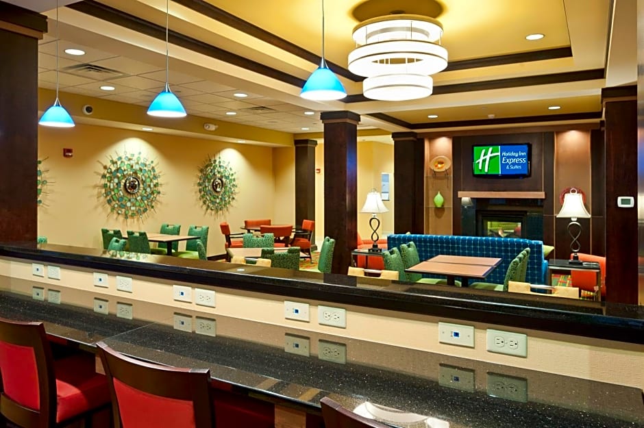 Holiday Inn Express Hotel and Suites Dayton South I 675 By IHG