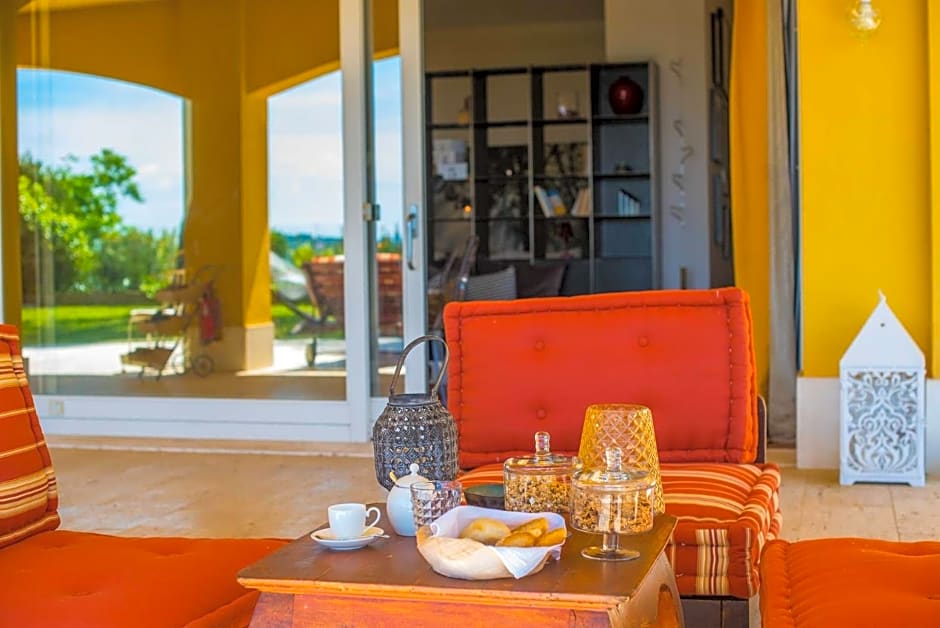 Tra gli Alberi e il Mare