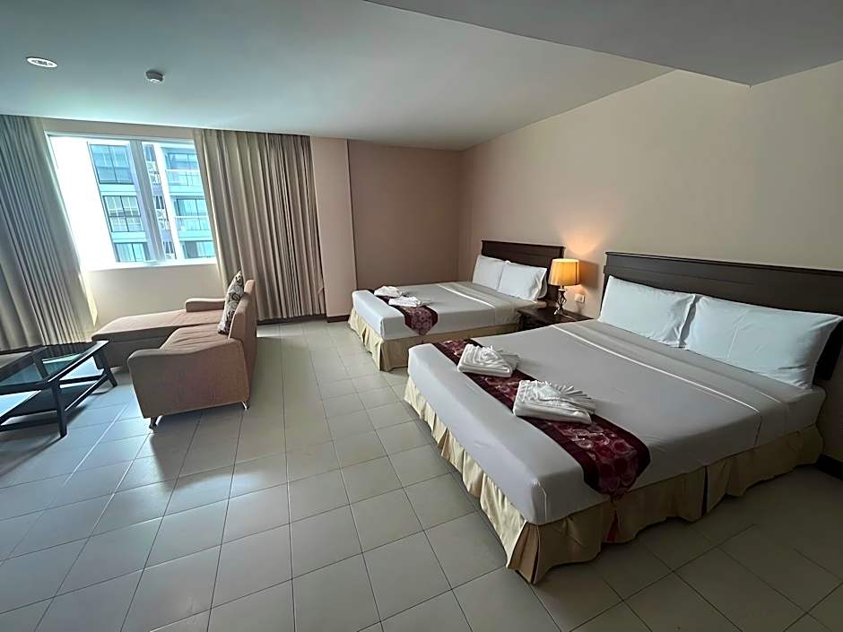 Crown Pattaya Beach Hotel