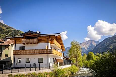RIVERSIDE RAURIS APARTMENTS