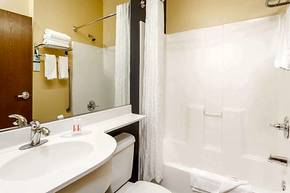 Microtel Inn & Suites