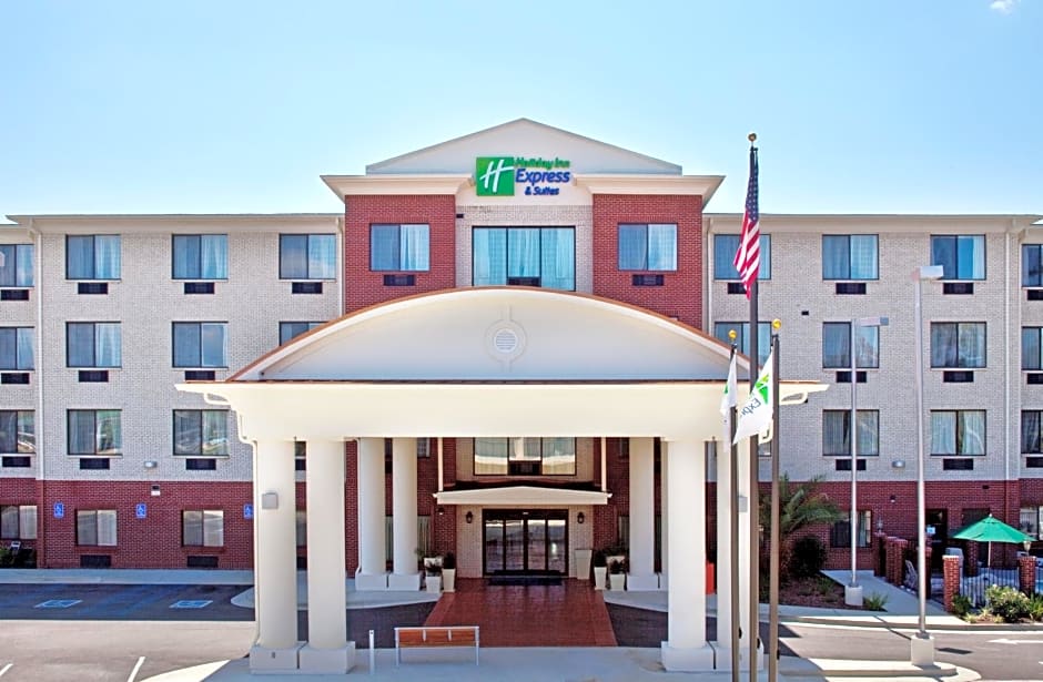 Holiday Inn Express Hotel & Suites Biloxi- Ocean Springs