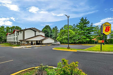 Super 8 by Wyndham East Stroudsburg/Poconos