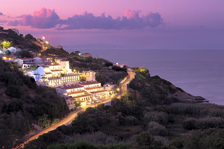 Kerame Hotel & Studios