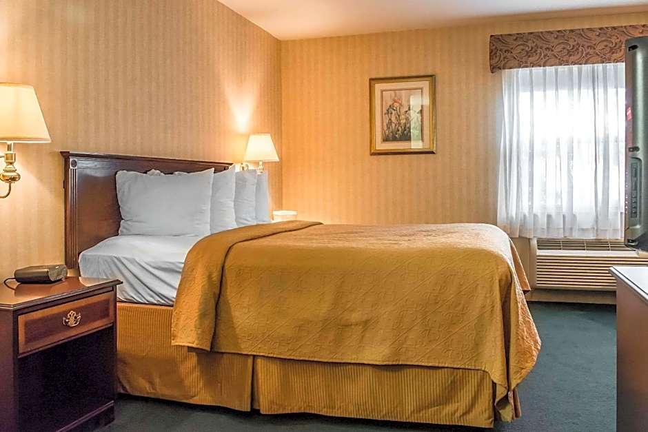 Quality Inn Pittsburgh Airport
